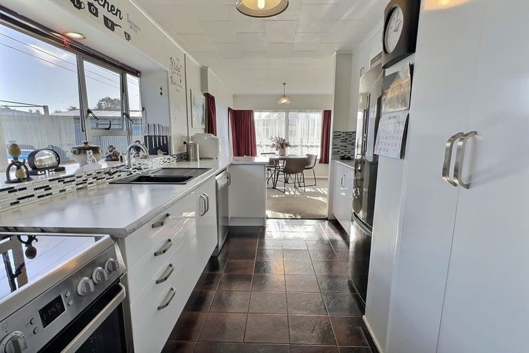 Photo of property in 19 Kirkcaldy Crescent, Flaxmere, Hastings, 4120