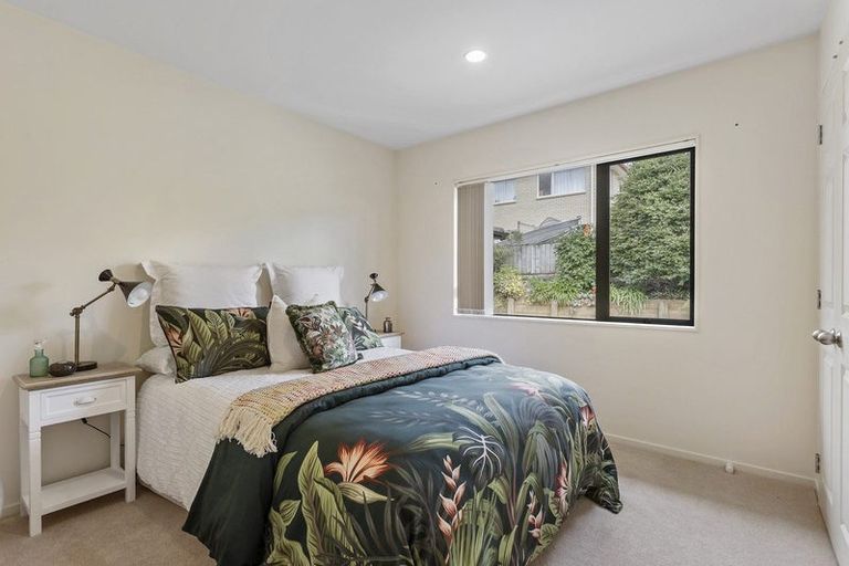 Photo of property in 59 Grovenor Drive, Orewa, 0931