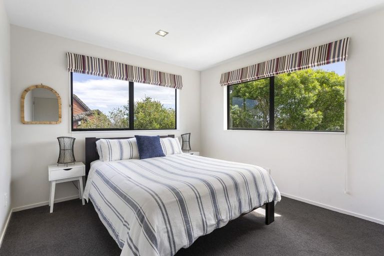 Photo of property in 43 Kenmure Avenue, Forrest Hill, Auckland, 0620