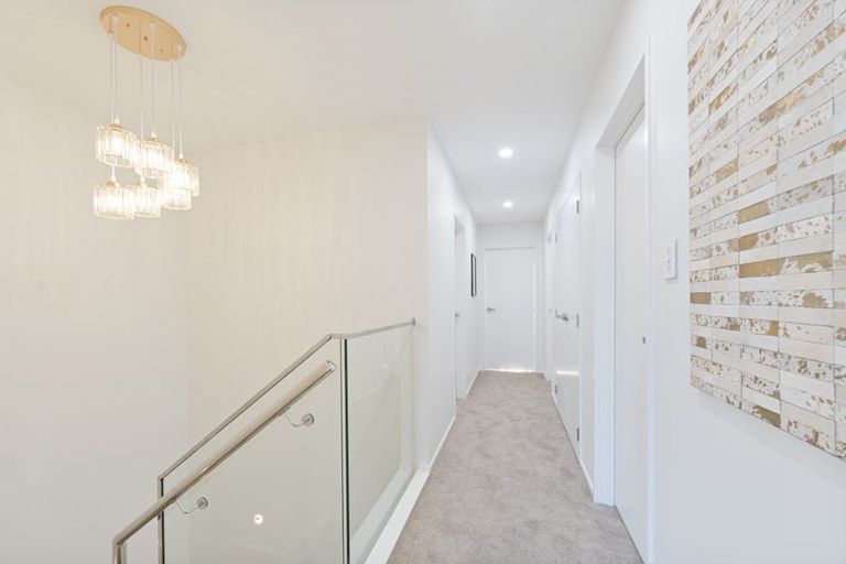 Photo of property in 23a West Harbour Drive, West Harbour, Auckland, 0618