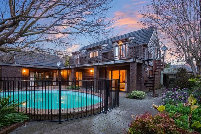 Photo of property in 14 Ngarara Road, Waikanae, 5036