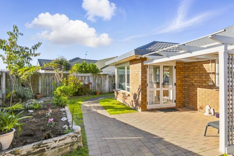 Photo of property in 4 Monterosso Place, Paraparaumu Beach, Paraparaumu, 5032