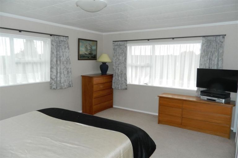 Photo of property in 10 Webb Avenue, Levin, 5510