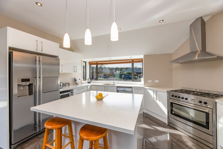 Photo of property in 16 Broadhaven Avenue, Parklands, Christchurch, 8083