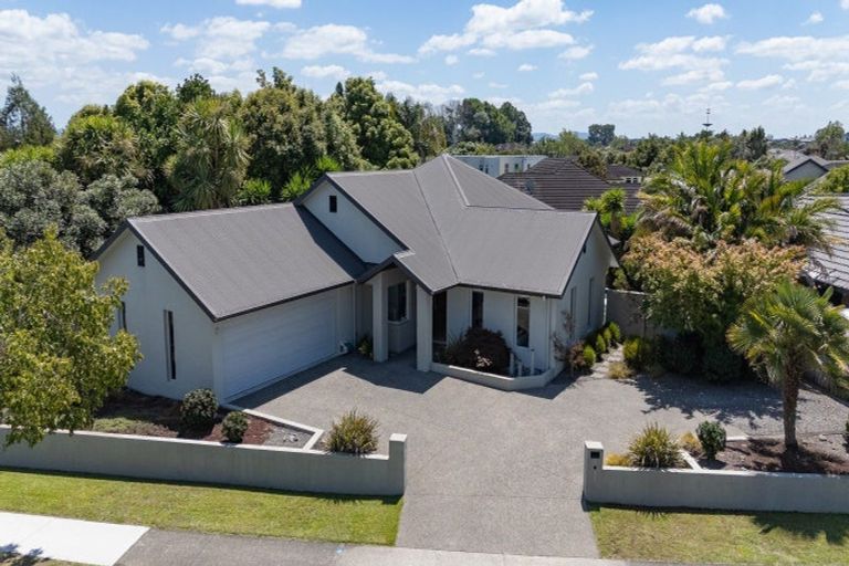 Photo of property in 18 Saint James Drive, Huntington, Hamilton, 3210