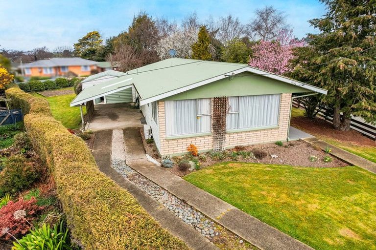 Photo of property in 18 Burn Street, Holmes Hill, Oamaru, 9401