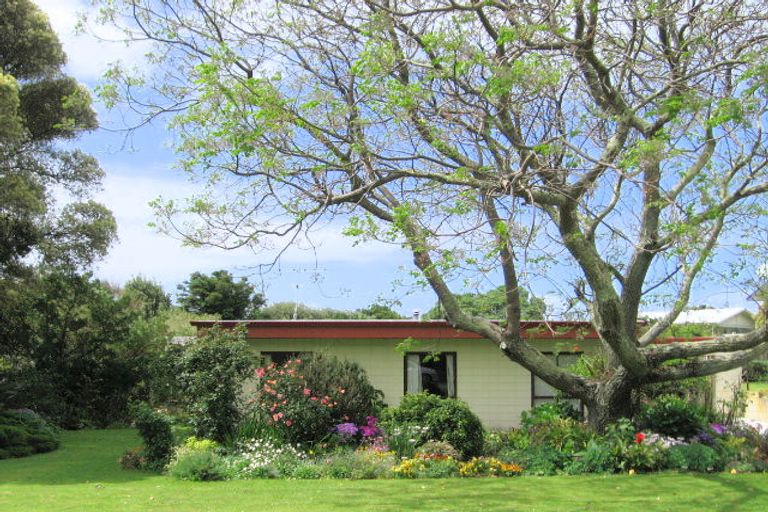 Photo of property in 19 Lysnar Street, Okitu, Gisborne, 4010