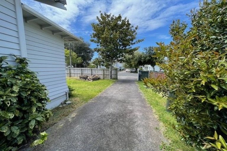 Photo of property in 11 Arabi Street, Sandringham, Auckland, 1041