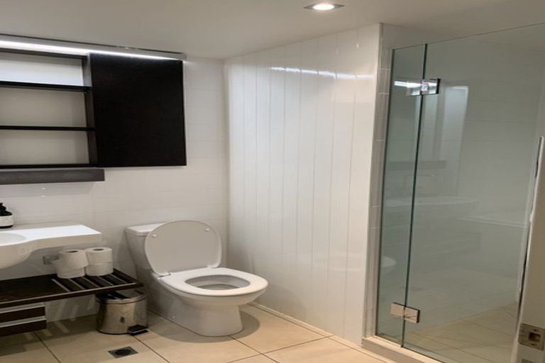 Photo of property in Dune, 2a/138 Oriental Parade, Oriental Bay, Wellington, 6011