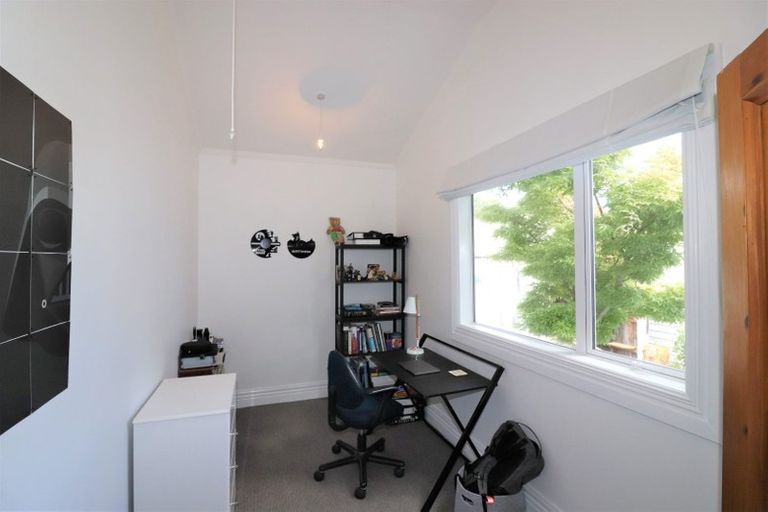 Photo of property in 98 Somerfield Street, Somerfield, Christchurch, 8024