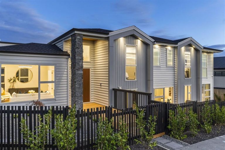 Photo of property in 48 Longshore Drive, Long Bay, Auckland, 0630