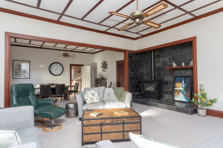 Photo of property in 24 Chamberlain Street, Dannevirke, 4930