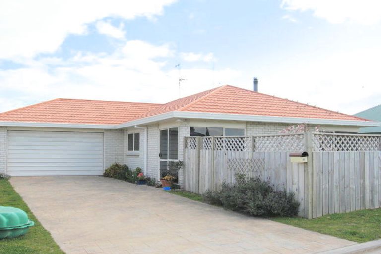 Photo of property in 90 Evans Road, Papamoa Beach, Papamoa, 3118