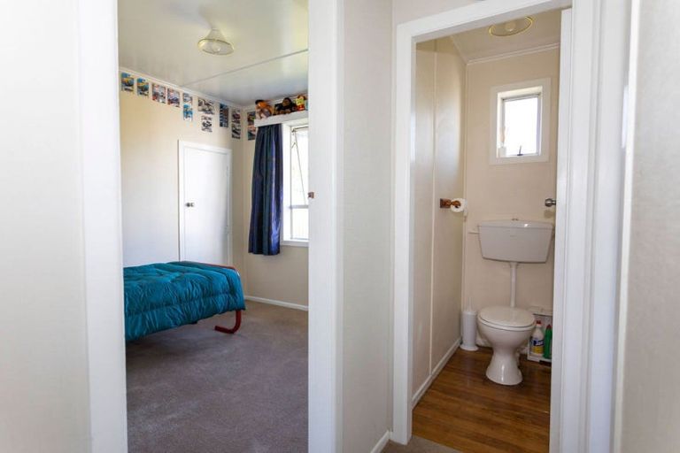 Photo of property in 3 Heretaunga Road, Maharahara, Dannevirke, 4972