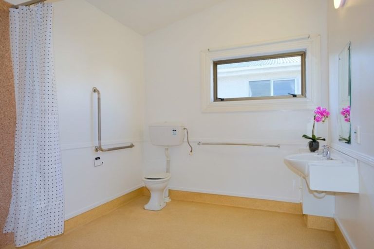 Photo of property in 19 Osmond Street, South Dunedin, Dunedin, 9012