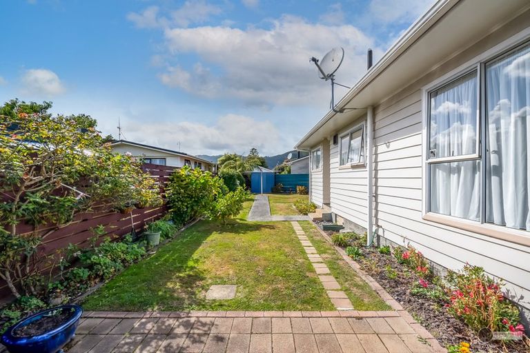 Photo of property in 11 Waddington Drive, Naenae, Lower Hutt, 5011