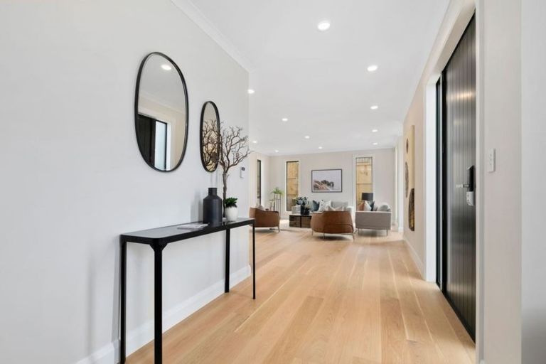 Photo of property in 13 Colliston Rise, Pinehill, Auckland, 0632