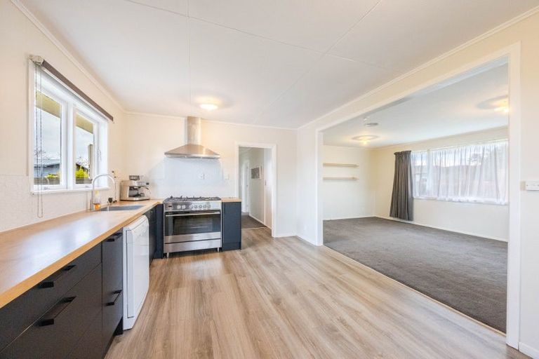 Photo of property in 16 Williams Street, Otane, 4202