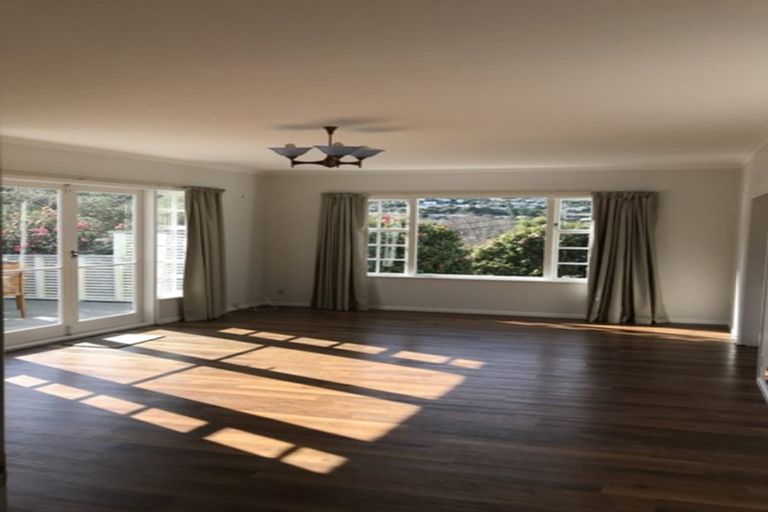 Photo of property in 11 Khouri Avenue, Karori, Wellington, 6012