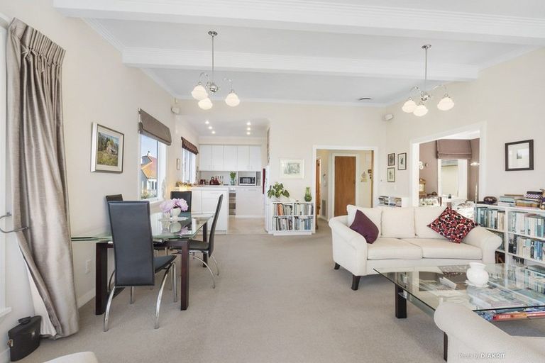 Photo of property in 47 Harbour View Road, Northland, Wellington, 6012