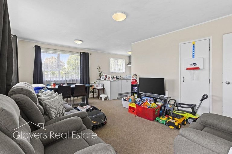 Photo of property in 5/89 Bruce Mclaren Road, Henderson, Auckland, 0612