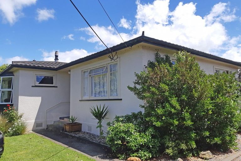 Photo of property in 6 Arthur Street, Pahiatua, 4910