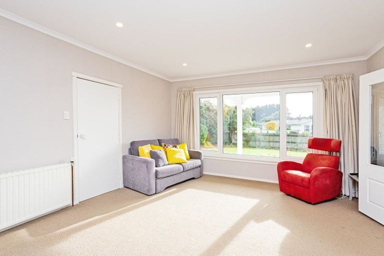 Photo of property in 75 Gladstone Terrace, Gladstone, Invercargill, 9810