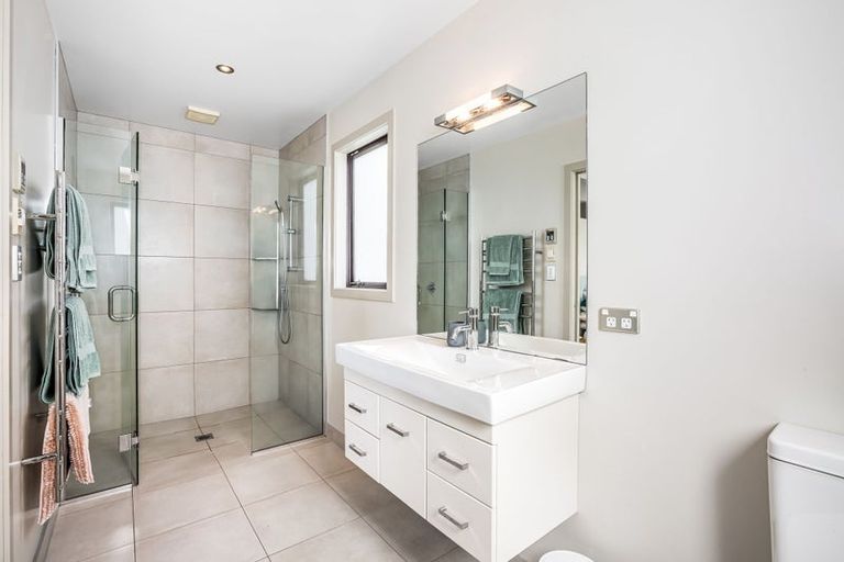 Photo of property in 98 Navigation Drive, Whitby, Porirua, 5024