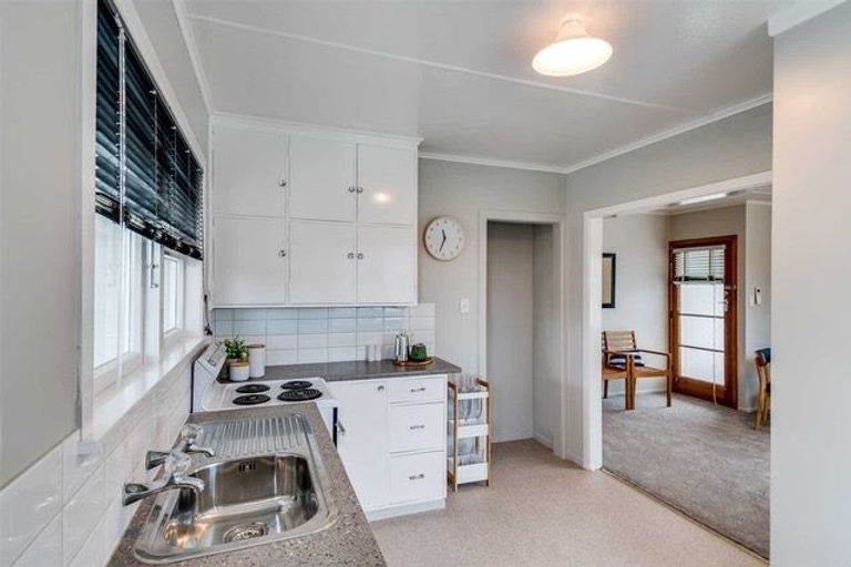 Photo of property in 1/707 Alexandra Street, Parkvale, Hastings, 4122