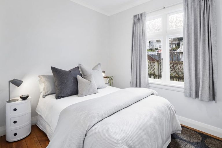 Photo of property in 3 Endeavour Street, Lyall Bay, Wellington, 6022