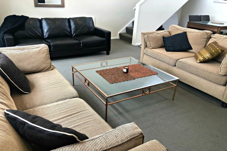 Photo of property in Las Olas De Cuba, 11/35 Torrens Terrace, Mount Cook, Wellington, 6011