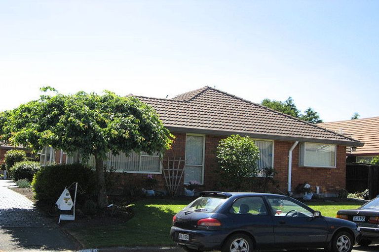 Photo of property in 1/3 Cottesmore Close, Burnside, Christchurch, 8053