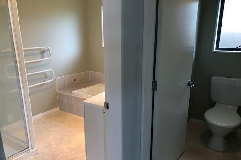 Photo of property in 19b Huia Street, Waikanae, 5036