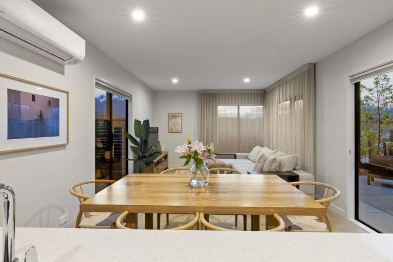 Photo of property in 9 Mcgibbon Lane, Jacks Point, 9371