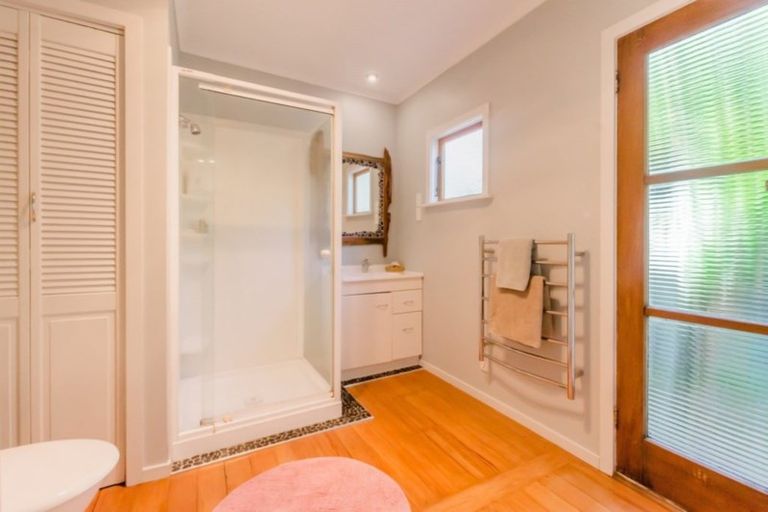 Photo of property in 27 Dale Road, Raumati South, Paraparaumu, 5032