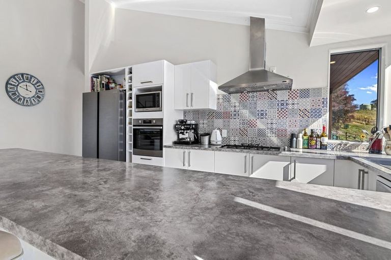 Photo of property in 98 Totara View Road, Wakefield, 7095