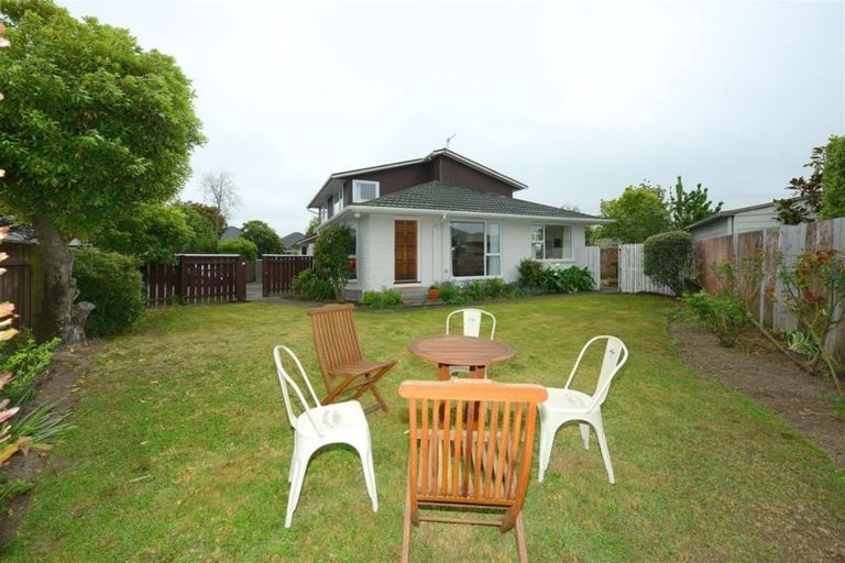 Photo of property in 2/107a Aorangi Road, Bryndwr, Christchurch, 8053