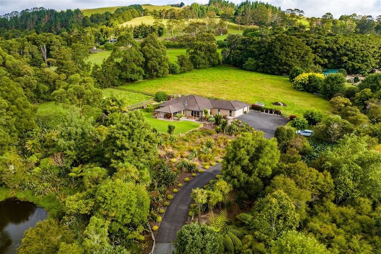 Photo of property in 16 De L'isle Lane, Maungatapere, Whangarei, 0179