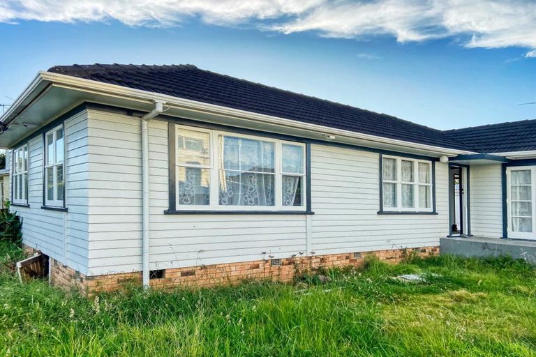 Photo of property in 1 Surrey Street, Manurewa, Auckland, 2102