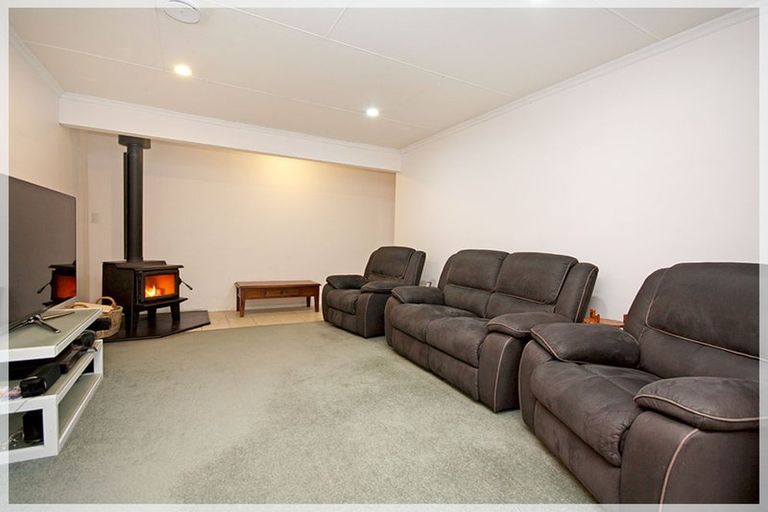 Photo of property in 12 Hillary Street, Foxton, 4814