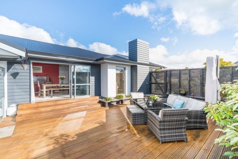 Photo of property in 14 Stonebridge Heights, Feilding, 4702