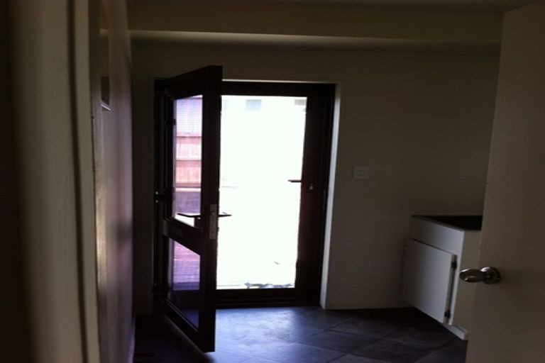 Photo of property in 61a Farquhar Road, Glendene, Auckland, 0602