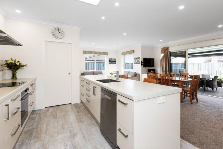 Photo of property in 12 Rotoiti Way, Poraiti, Napier, 4112