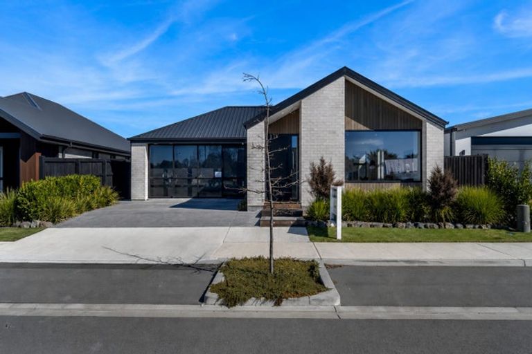 Photo of property in 15 Homestead Drive, Rangiora, 7400