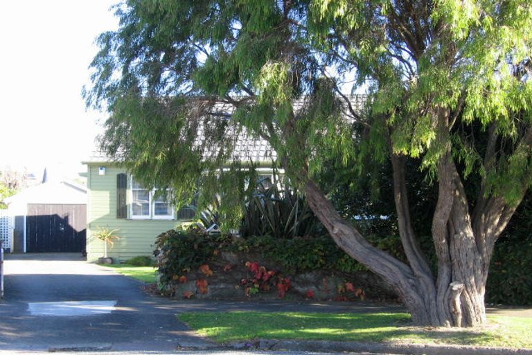 Photo of property in 17 Watkins Grove, Taita, Lower Hutt, 5011