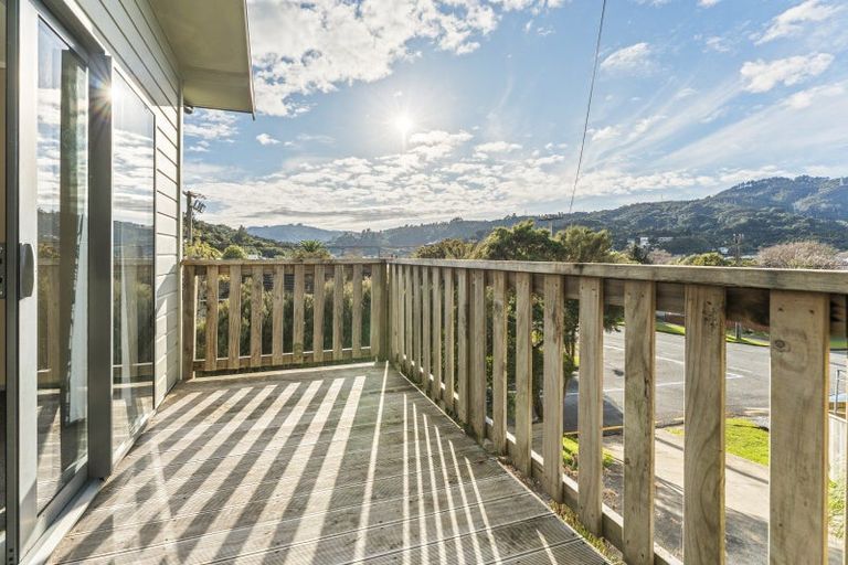 Photo of property in 27a Rawhiti Street, Stokes Valley, Lower Hutt, 5019