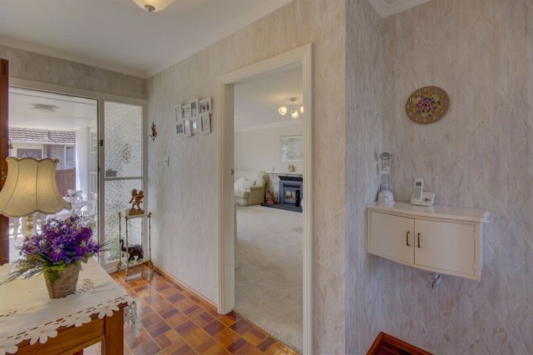 Photo of property in 10 Waratah Street, Avondale, Christchurch, 8061