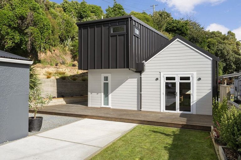 Photo of property in 16 Tully Street, Kilbirnie, Wellington, 6022