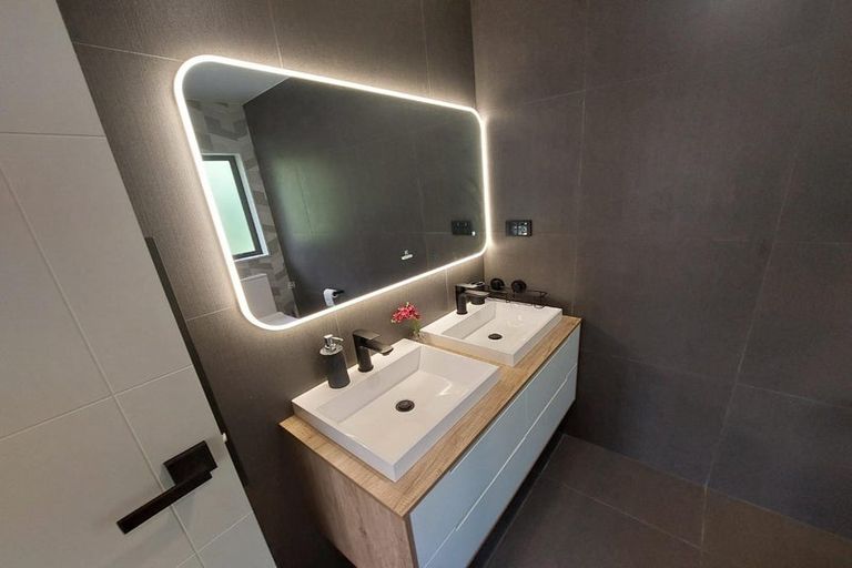 Photo of property in 6 Arataki Way, Glen Eden, Auckland, 0602