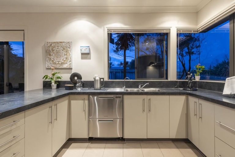 Photo of property in 71 Hillcrest Road, Raumati Beach, Paraparaumu, 5032